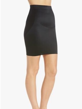 NWT SPANX Black SmartGrip Shaping Half Slip